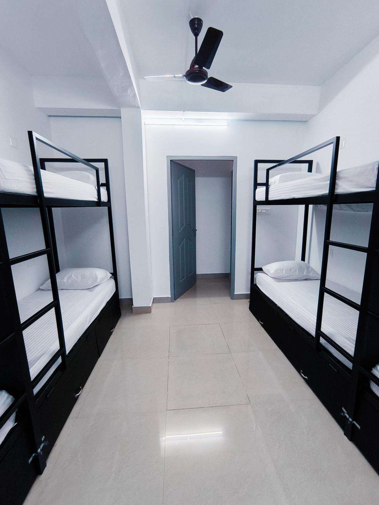 Hostel Stayzo Коччи Экстерьер фото