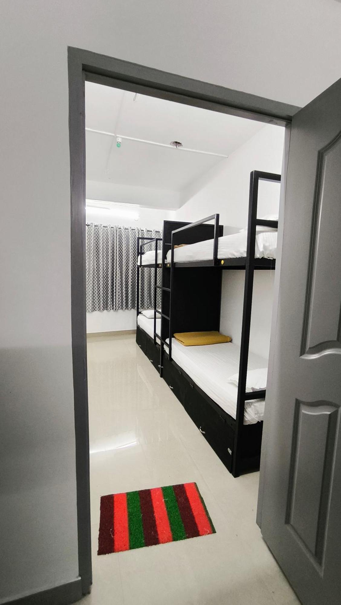 Hostel Stayzo Коччи Экстерьер фото