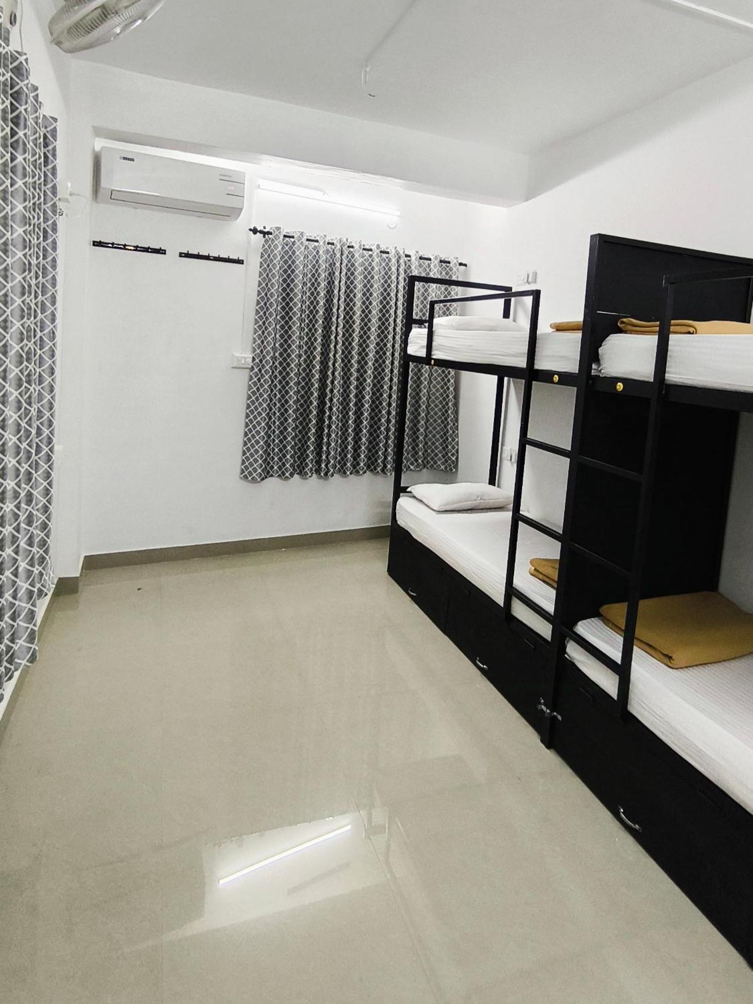 Hostel Stayzo Коччи Экстерьер фото